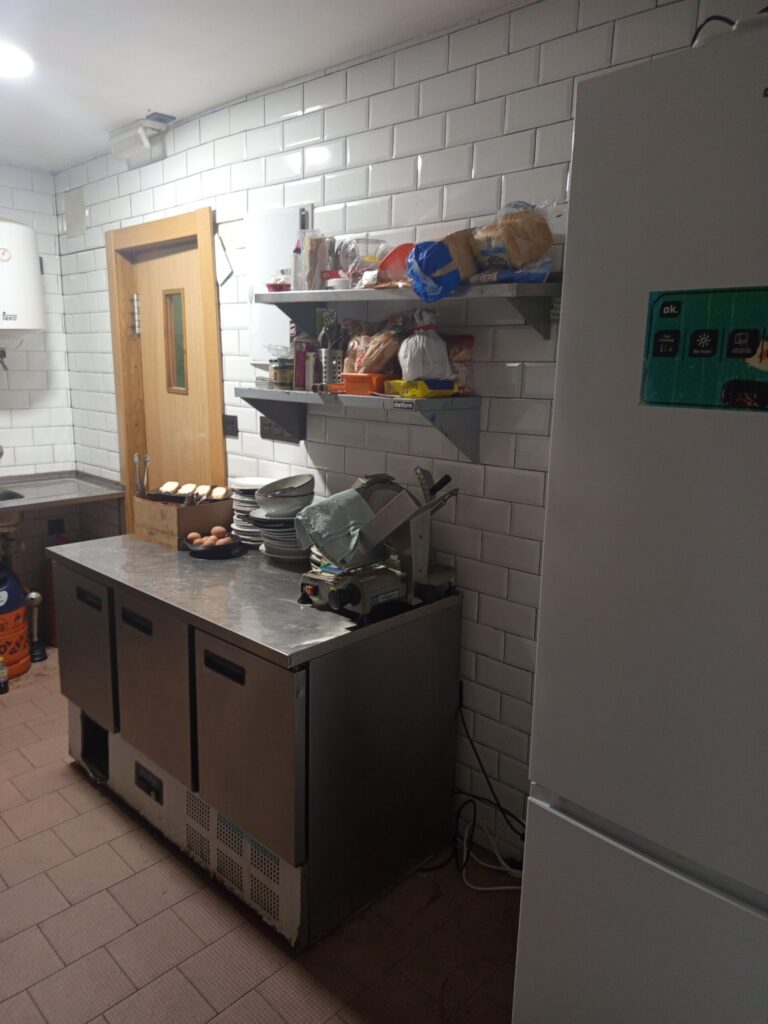 Se traspasa taberna bar