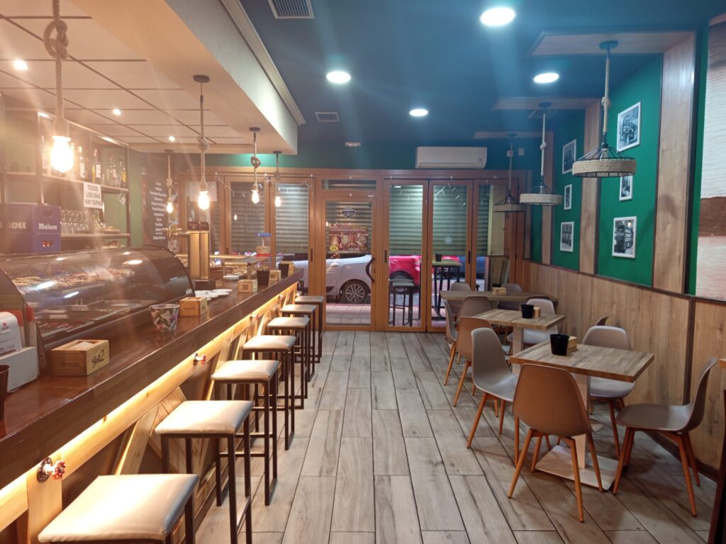 Se traspasa taberna bar